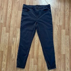 American Eagle black jeggins